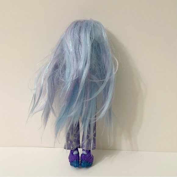 Monster High G3 Abbey Bominable Articulated Yeti Fashion Doll - Picture 4 of 16